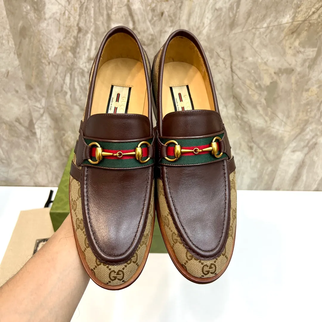 Original leather outsole P900 Brand: Co-branded Adidas｜GUCCI (Gucci) Standard code: Men's size 38–44 (45/46 can be customized) Grade: Same style as the official website Original quality Material: Original cowhide Leather lining Original leather outsole Style category: Men's fashionable casual leather shoes Distinguished big-name luxury elements top luxury Color: Actual picture